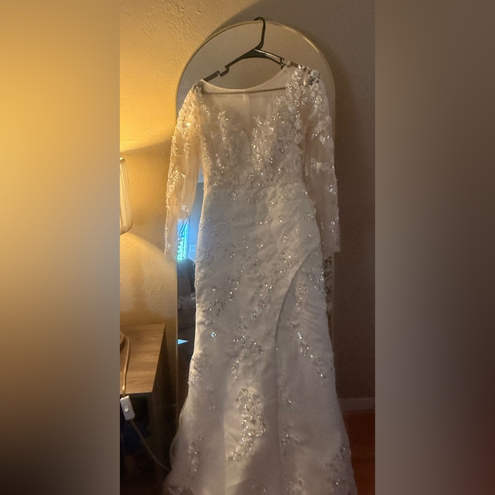 Elegant White Lace Wedding Dress